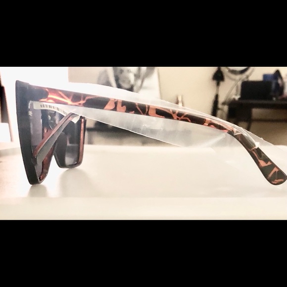 TORRID FRAMELESS TORT SUNGLASSES - Picture 2 of 2
